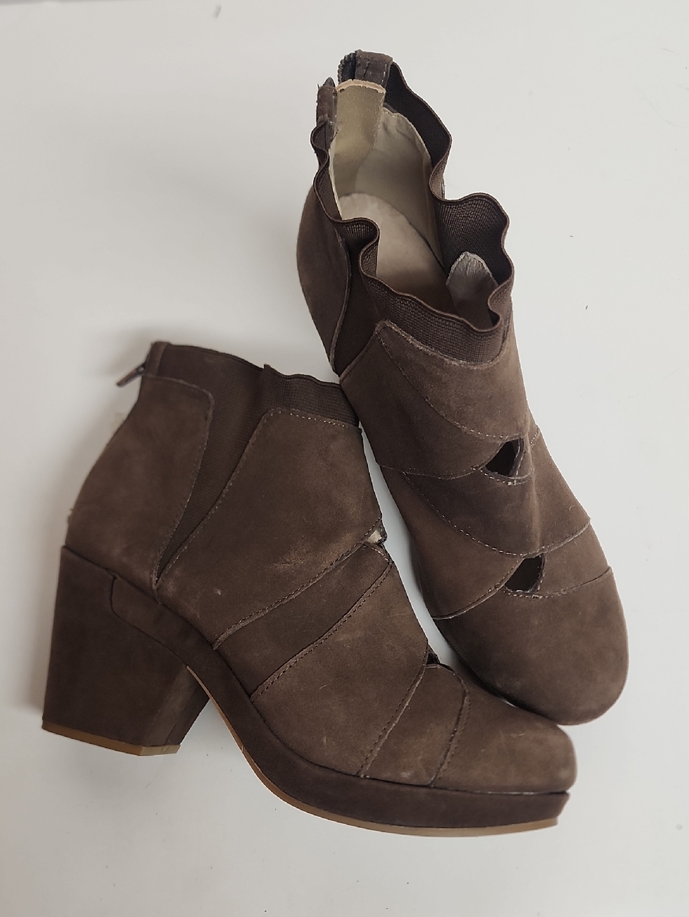 Jambu Chocolate Brown Suede Cutout Block Heel Comfy Cute Ankle Boots Size 7.5